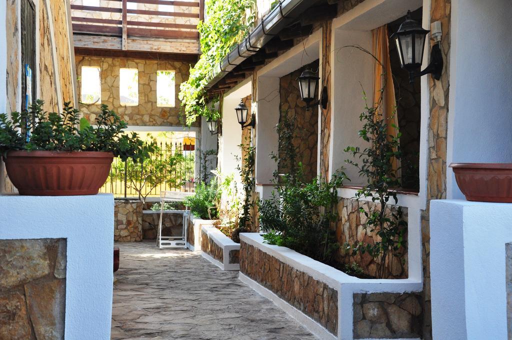 Residence Il Castello LMP Exterior foto